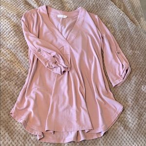 Lush roll tab sleeve v-neck